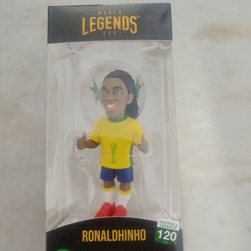 Minix Ronaldinho collectible figurine, pack of 8