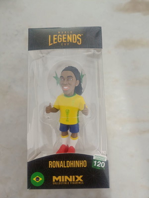 Minix Ronaldinho collectible figurine, pack of 8