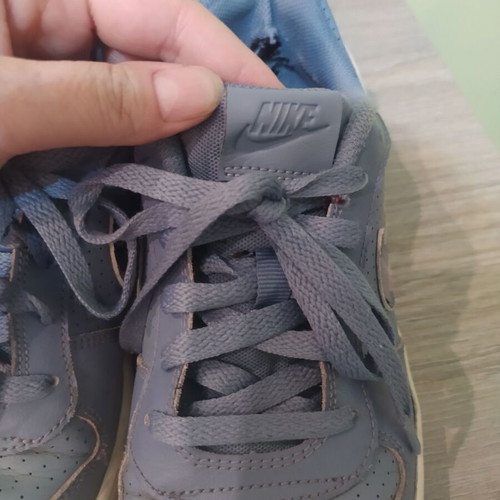 Nike athletic shoes used, gray, size 40