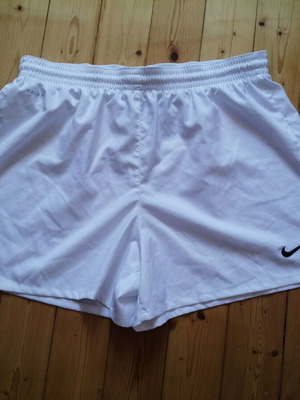 Nike Dri-FIT women's white sports shorts XL