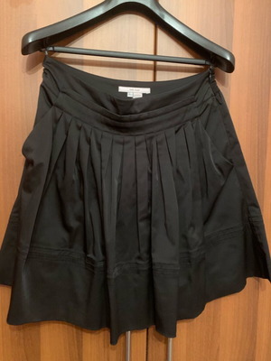 Zara skirt black like new, size large with pockets