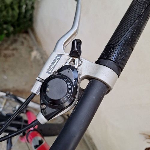 Women's City Bicycle with Gears in Good Condition Needs Repair