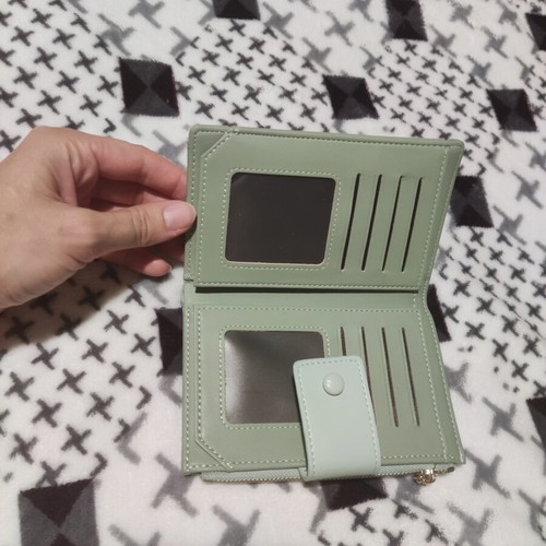 Wallet new, in a very nice color