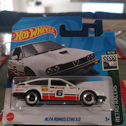 Hot Wheels Retro Racers Alfa Romeo GTV6 3.0 new