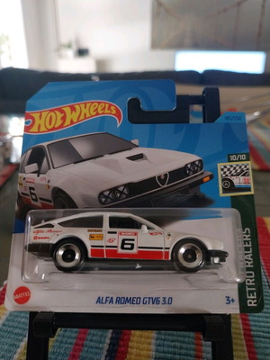 Hot Wheels Retro Racers Alfa Romeo GTV6 3.0 new