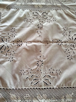 Handmade cutwork tablecloth with knitted corners and details, new 1x1