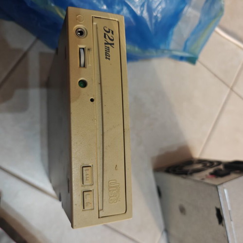 Delta OIP-CD5200A 52X Max IDE CD-ROM Drive, vintage retro PC