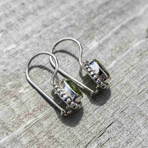 Silver earrings with peridot new
