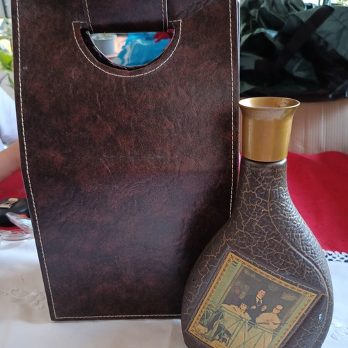Moët Masters Collection Decanter used with authentic case, Édouard Manet art
