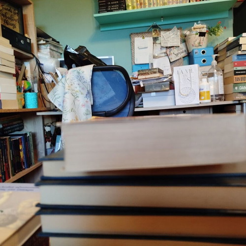 Autokratoriki Yvris book like new, history genre