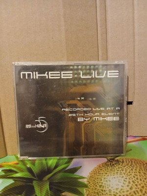 Mikee Live techno CD mix