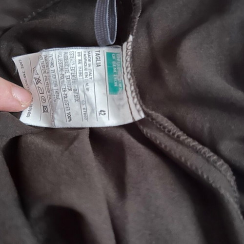 BENETTON pleated thin skirt, with lining, brown color, size 42 (M), thin and lightweight.