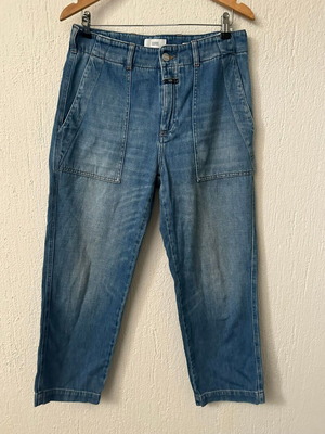 Closed women's jeans like new, size 28, blue