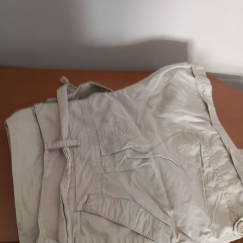 Women's shorts, beige, size XXL with belt and pockets