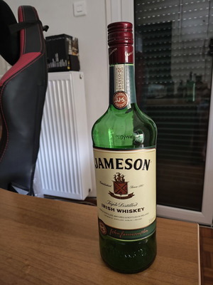 Jameson Irish whiskey empty bottle new, 1L