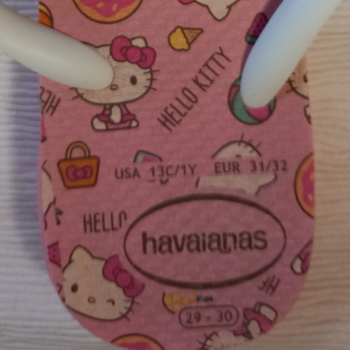 Havaianas Hello Kitty flip flops used size 29-30 pink
