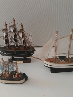 Wooden boats used, set of 3 small