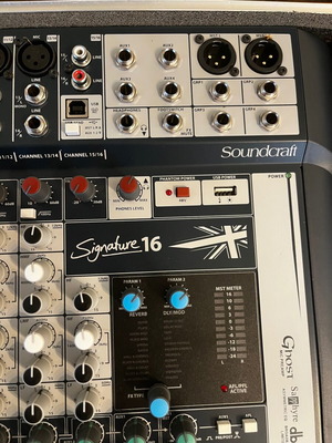 Soundcraft Signature 16 PA audio mixer console