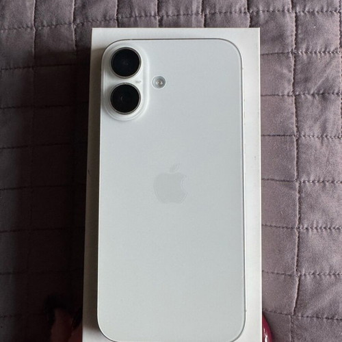 iPhone 16 new, white, 128GB, with box and privacy screen protector