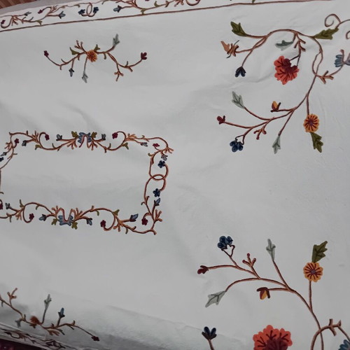 Large cotton machine-embroidered tablecloth 2x1 m, 40 cm