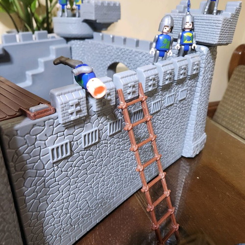 Vintage Knight Castle 6445 used, for collectors and diorama