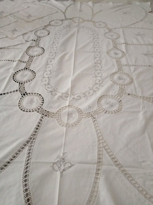 Tablecloth with napkins like new, cotton, light beige