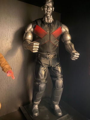 Φιγούρα Colossus 1/6 μεταχειρισμένη, 40 εκατοστά χωρίς κουτί