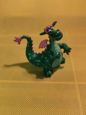 Elliot dragon figure