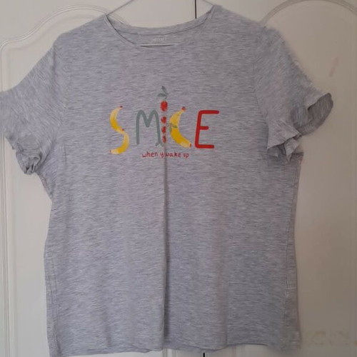 Esmara grey T-shirt Smile with ruffled sleeves, size L/XL