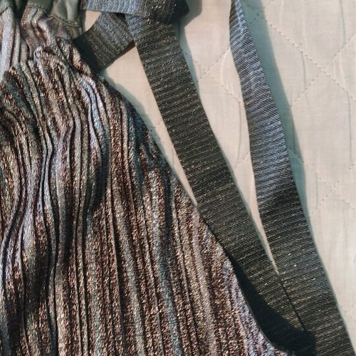 Nu lamé sleeveless top L like new, grey silver