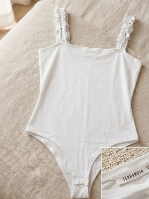 Terranova white bodysuit like new, size M