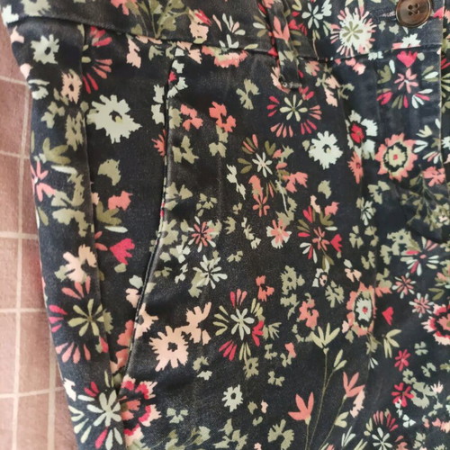 GAP shorts used with floral pattern in dark blue