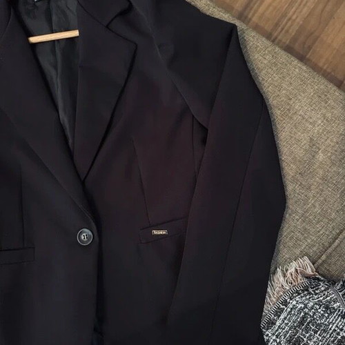 Women's black slim fit blazer size L like new