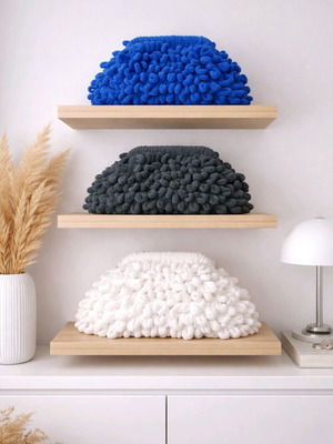 Puffy handmade handbags new with soft texture