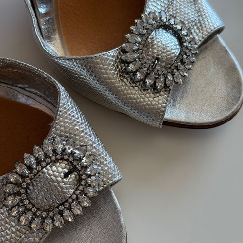 Manolo Blahnik silver leather sandals with crystal buckle size 40 like new