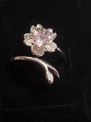 Silver 925 ring new with gift box