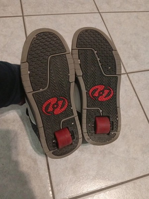 Heelys παπούτσια μεταχειρισμένα μέγεθος 38 μαύρο και άσπρο
