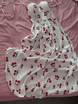 Dress one size, new with cups