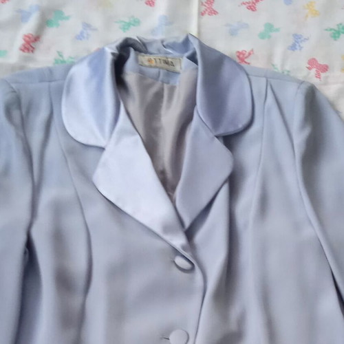 Gray-Blue suit like new with satin lapel collar and flap pockets
