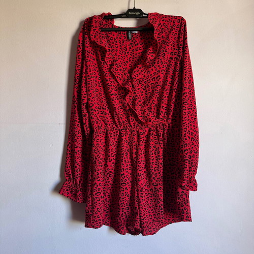 H&M one-piece shorts like new, red leopard with black, size 40