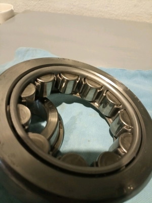 SKF NUP 412 / NU 412 bearing like new