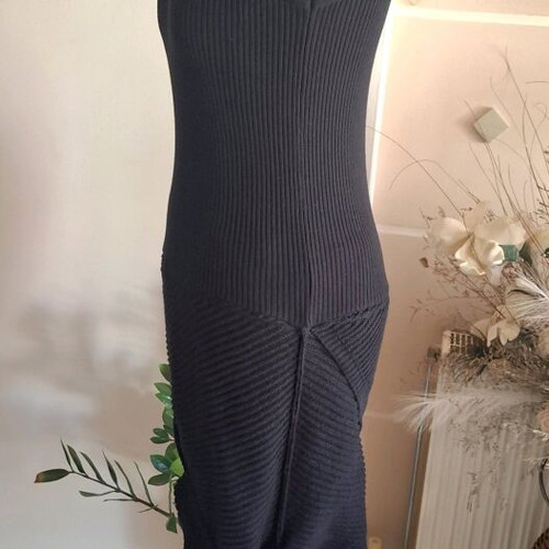 Est'seven Paris black sweater like new, size L
