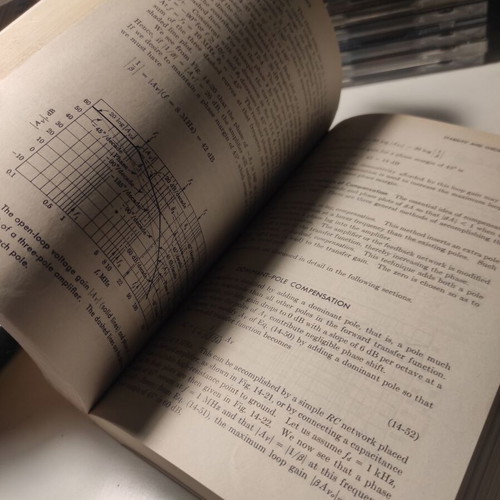 Integrated Electronics book like new, English edition
