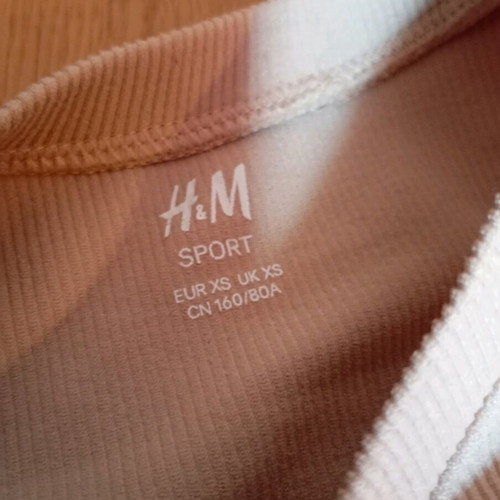 Beige gym top H&M like new