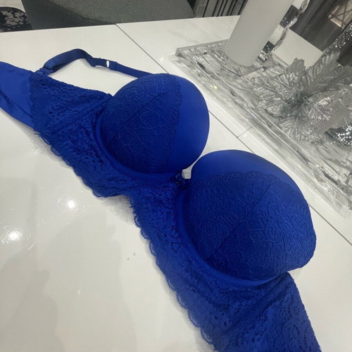 Women's bra with wide back and rich push up, new, size 85D
