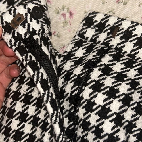 Zara winter shorts like new, black and white, size S