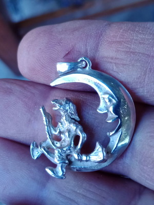 Silver 925 pendant with witch and broom like new, Apefton
