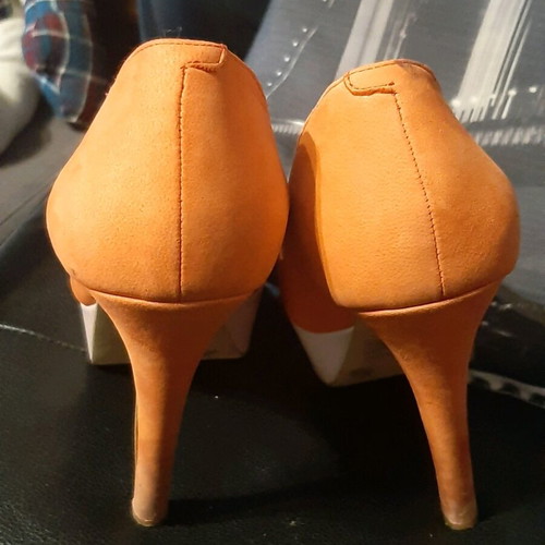 Jessica Simpson shoes peep toe sandals like new, size 38, multicolor orange