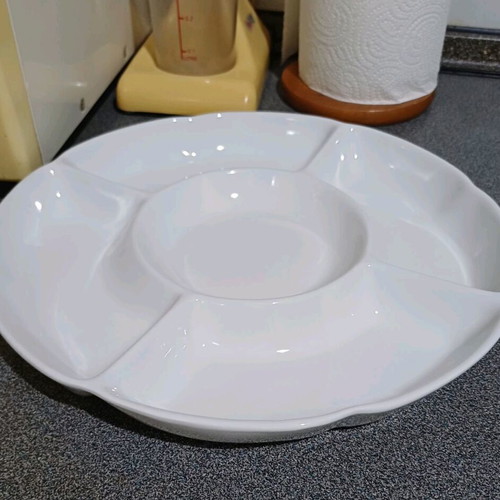 Porcelain serving platter 5 sections like new, diameter 31 cm