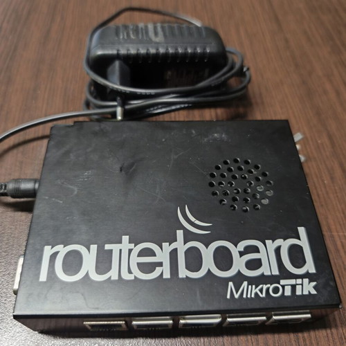 MikroTik RouterBOARD RB450Gx2 Gigabit Router used with power supply
